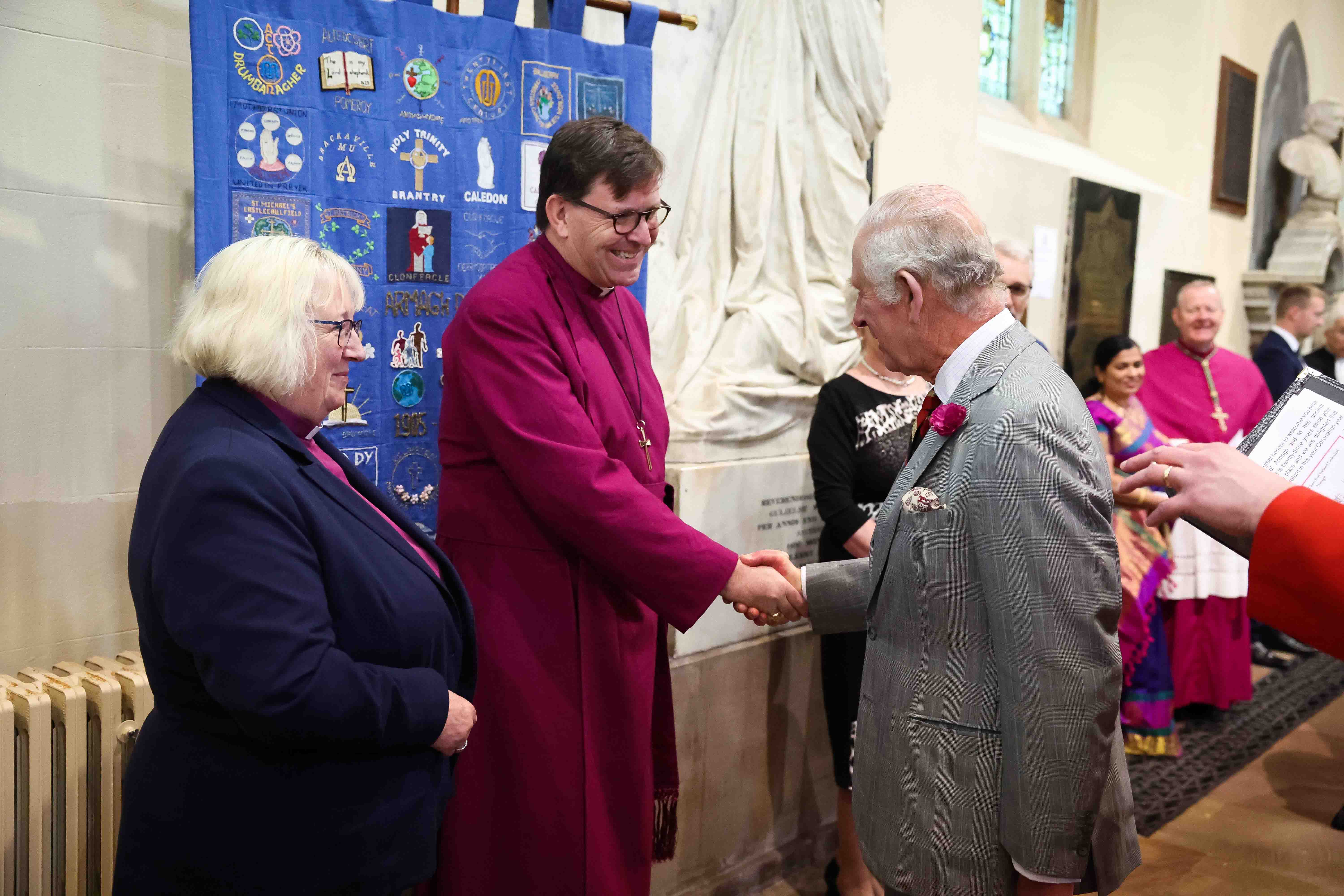 Bishops Groves and Forster greet the King - Kelvin Boyes (PressEye)